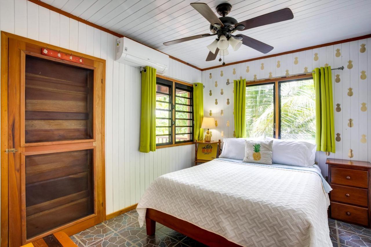 Driftwood Gardens Guesthouse Placencia Eksteriør bilde