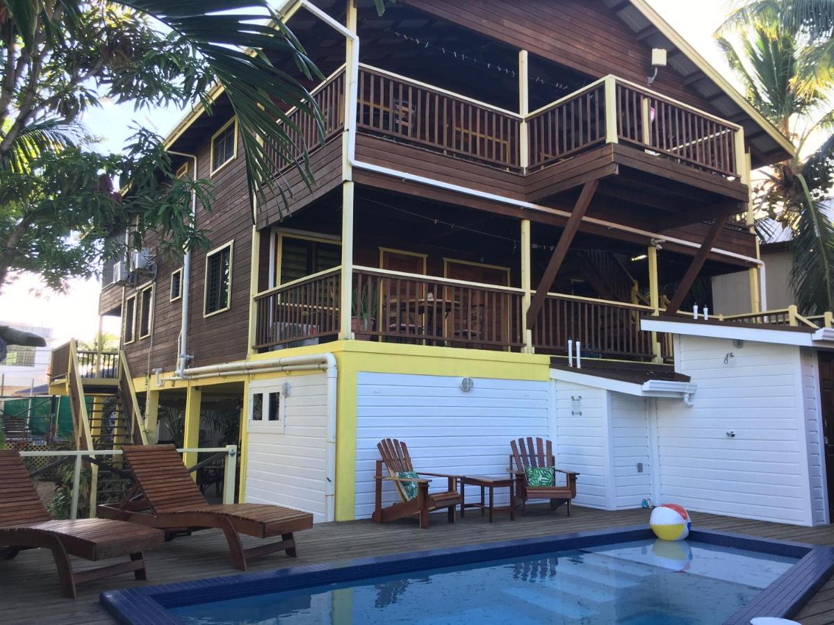 Driftwood Gardens Guesthouse Placencia Eksteriør bilde