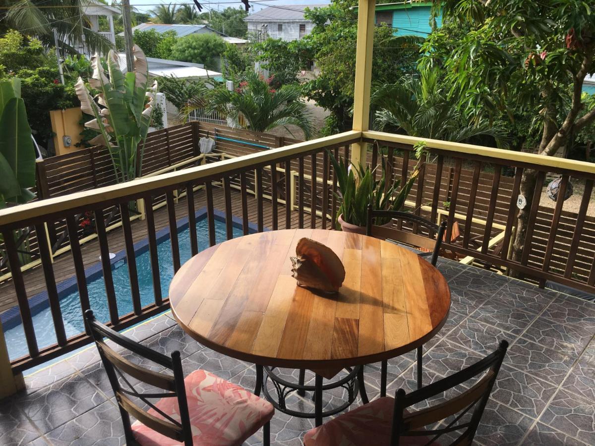 Driftwood Gardens Guesthouse Placencia Eksteriør bilde